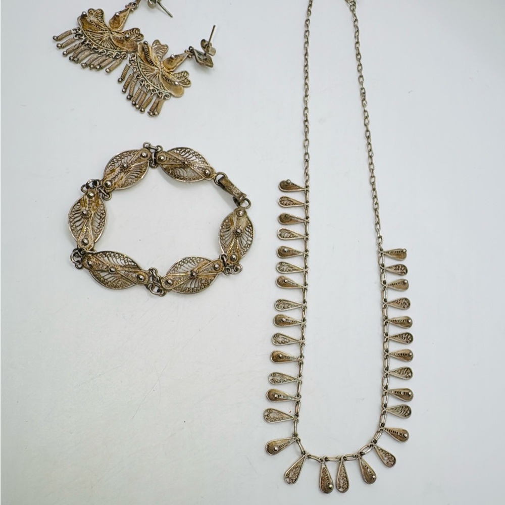 Antique mid 1800’s Spun Sterling Silver Elegant Jewelry Set